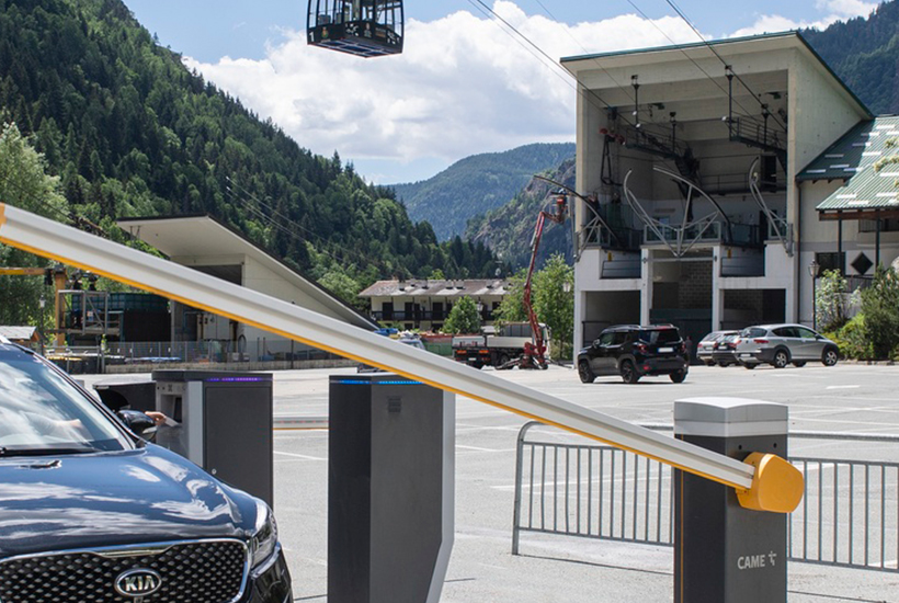 Какой шлагбаум установить на парковке